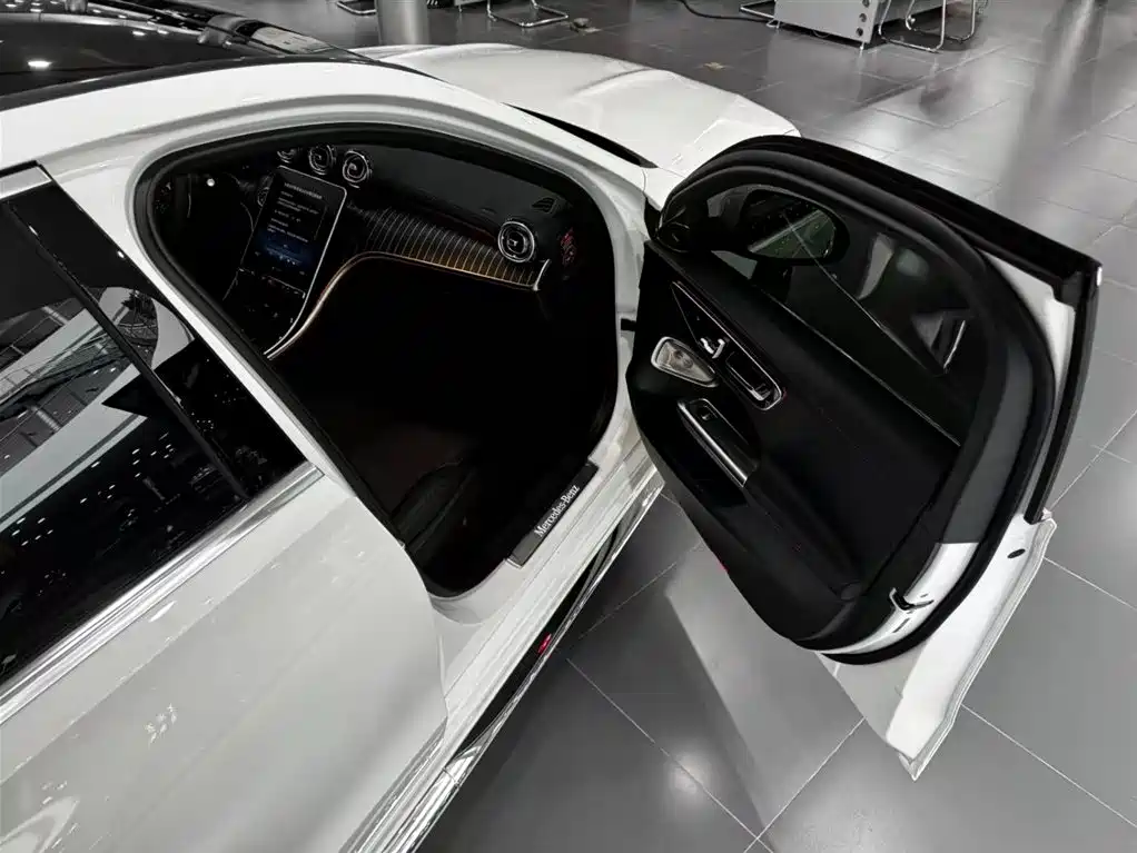 Mercedes-Benz C-Class 2026 — фото 20