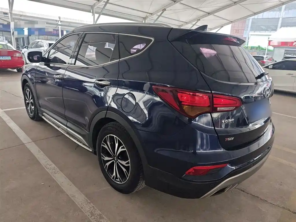 Hyundai Santa Fe 2018 — фото 23