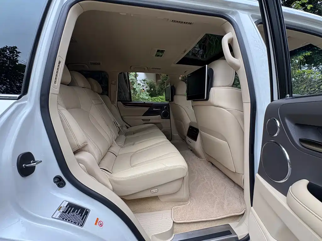 Lexus LX 2016 — фото 13