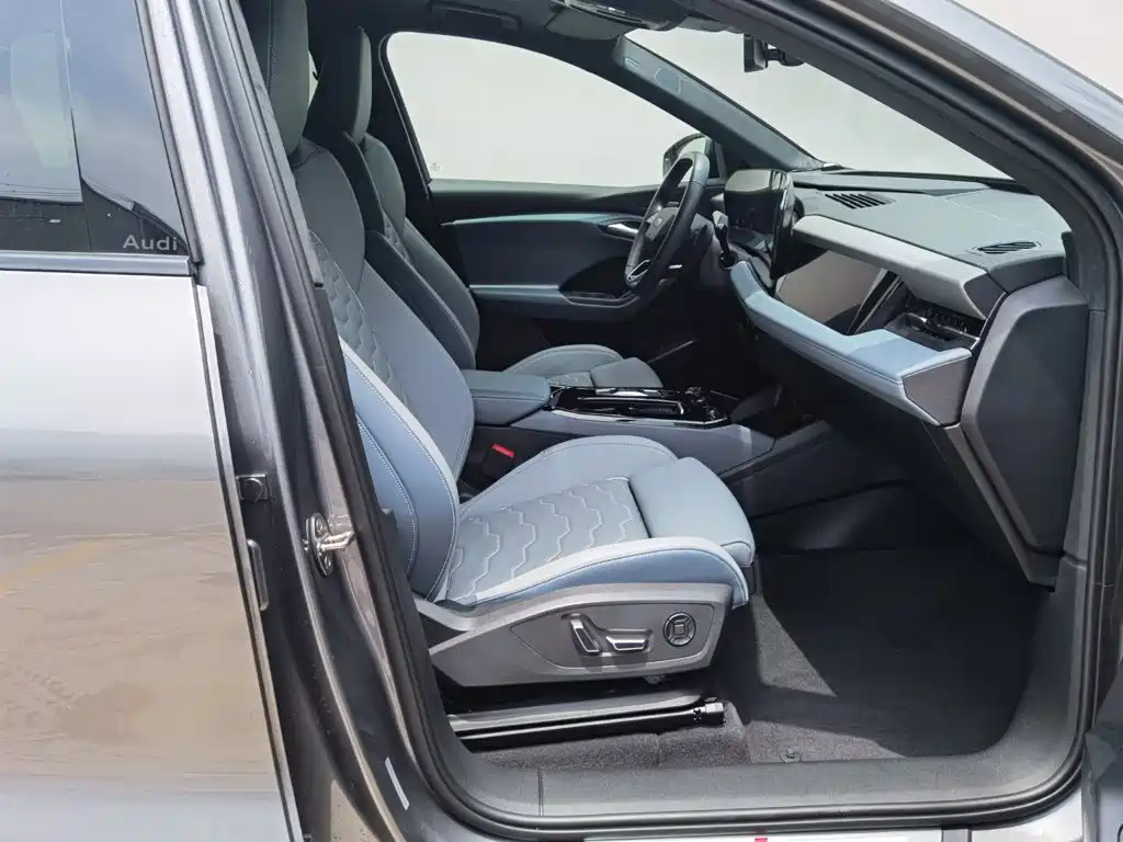 Audi Q6L E-Tron 2025 — фото 20