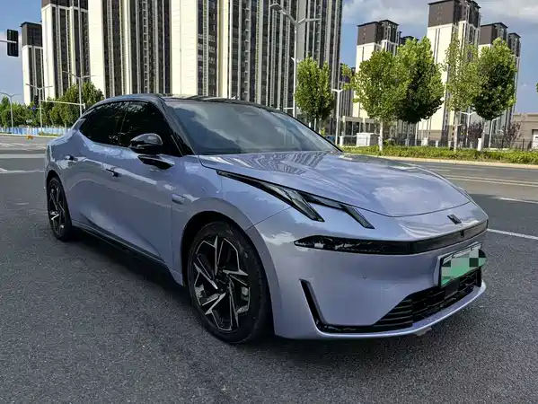 Lynk & Co 07 EM-P 2025