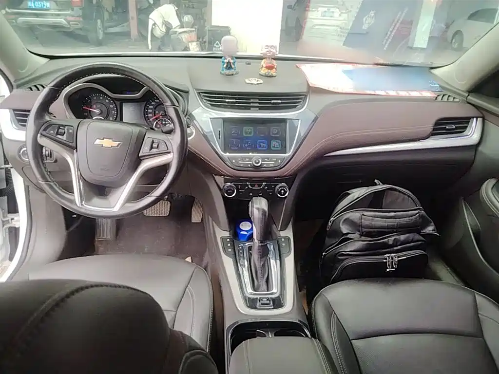 Chevrolet Malibu 2018 — фото 10