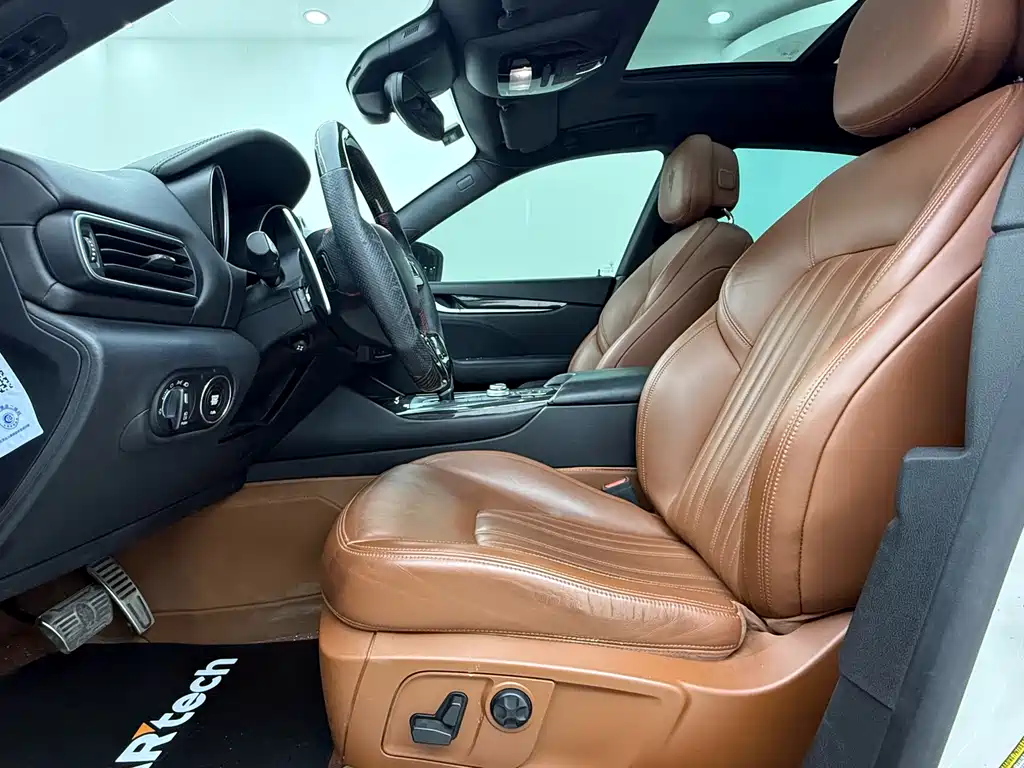 Maserati Levante 2017 — фото 19