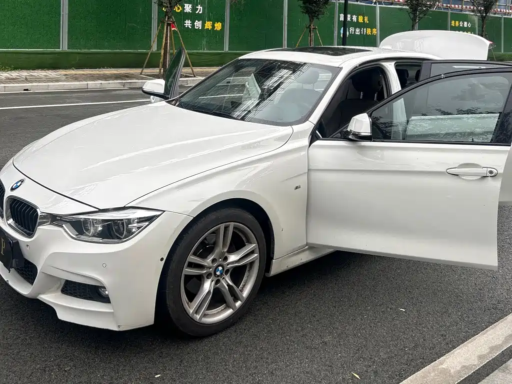 BMW 3 Series 2019 — фото 17