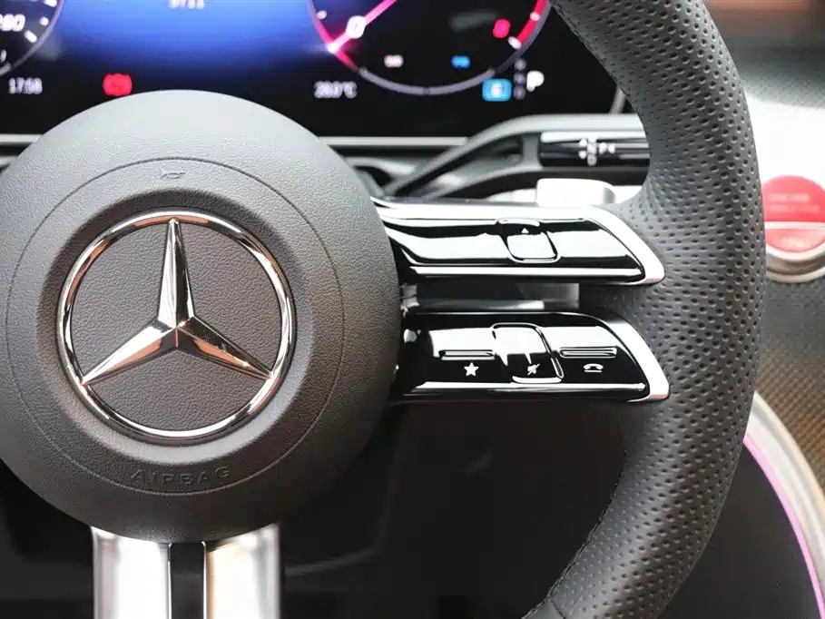 Mercedes-Benz C-Class 2024 — фото 17