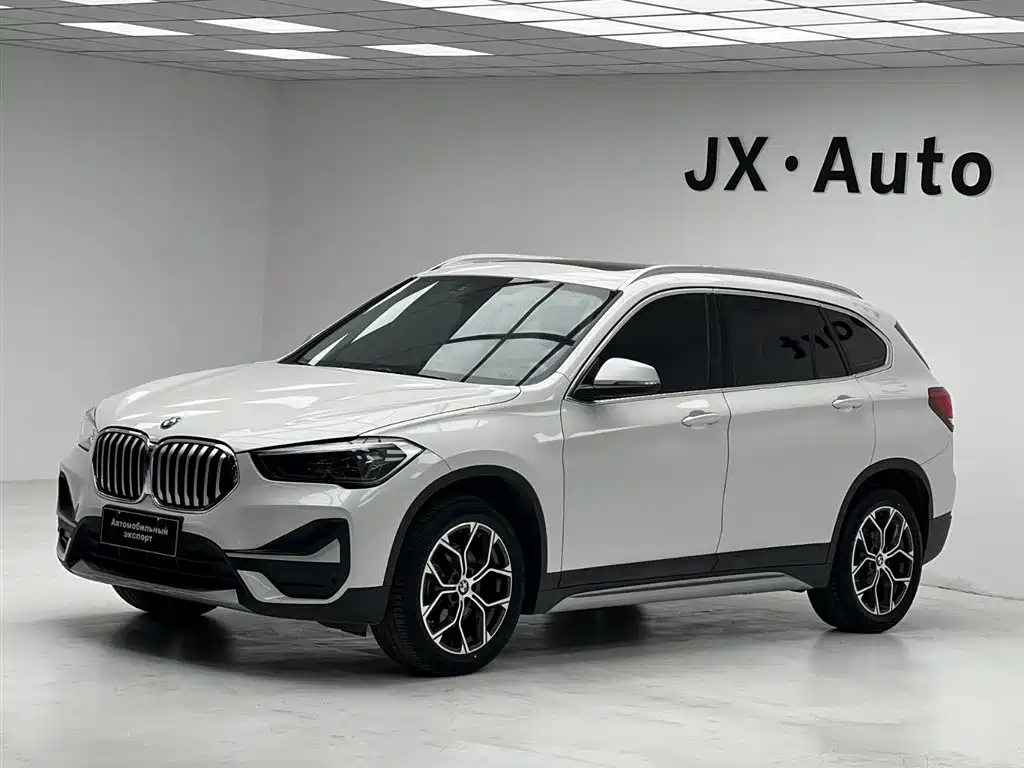 BMW X1 2022 — фото 1