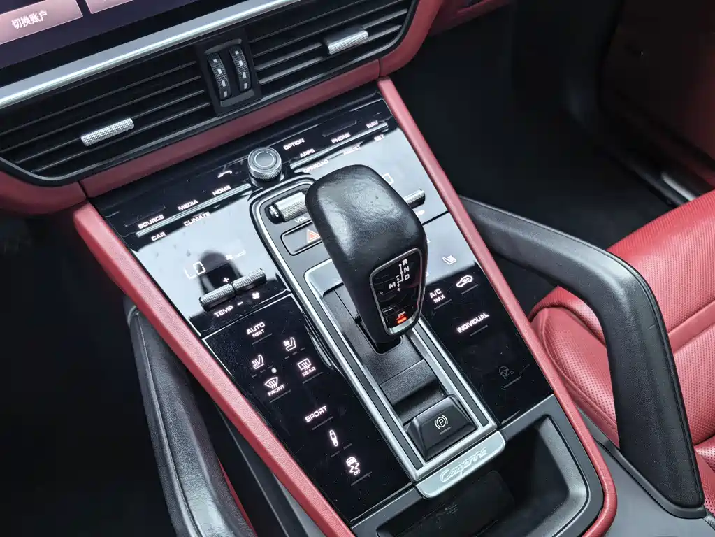 Porsche Cayenne 2022 — фото 15