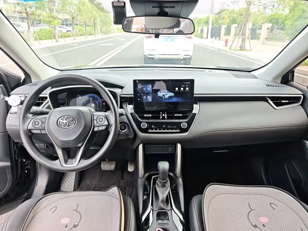 Toyota Frontlander 2024