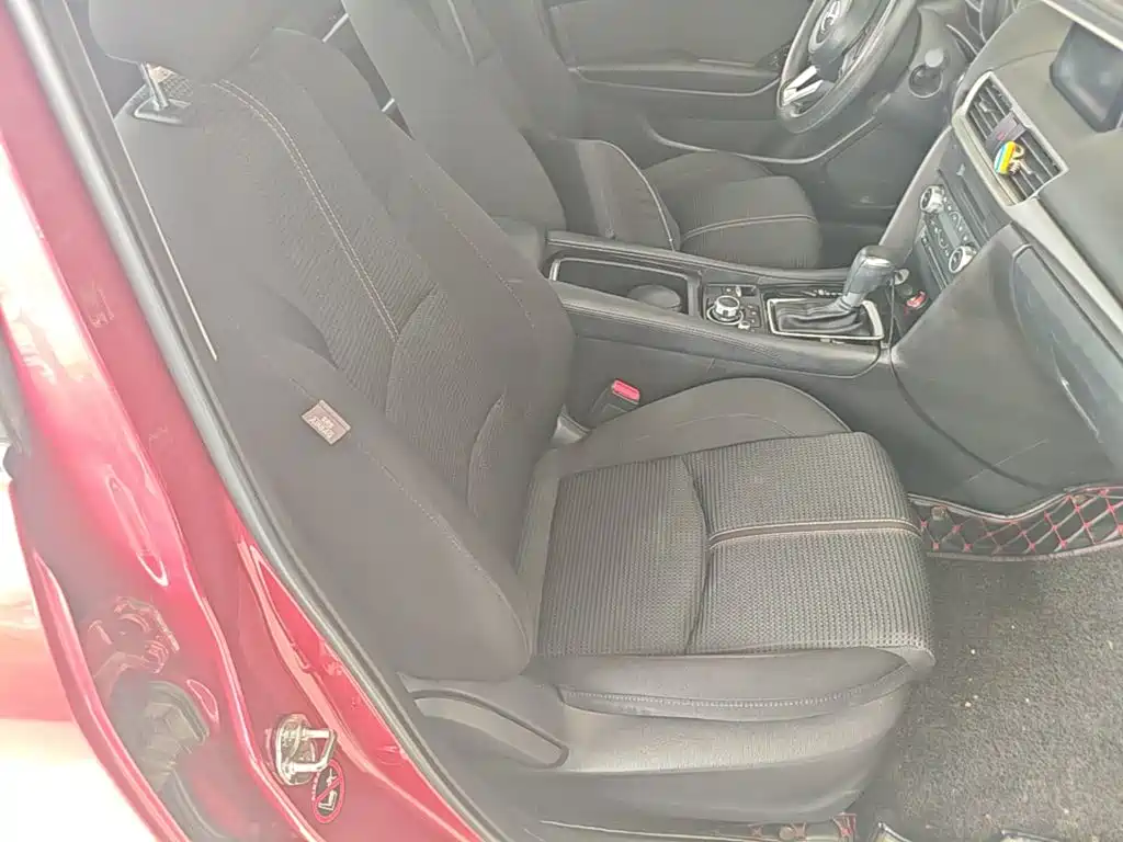 Mazda 3 Axela 2019 — фото 25