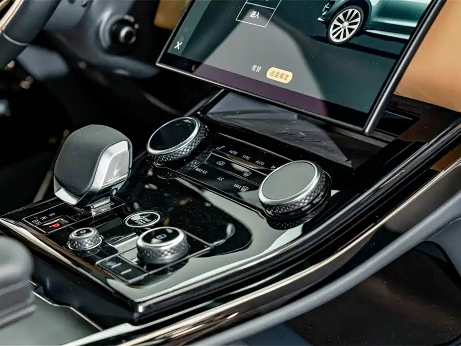 Land Rover Sport 2023 — фото 19