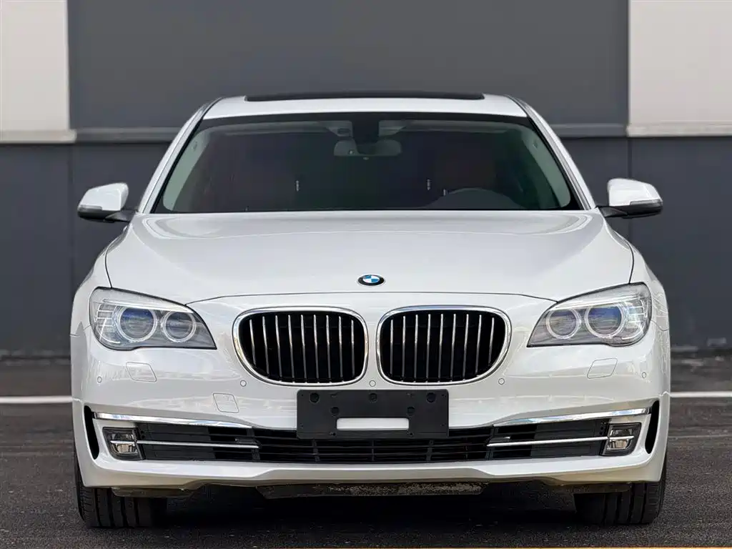 BMW 7 Series 2015 — фото 2