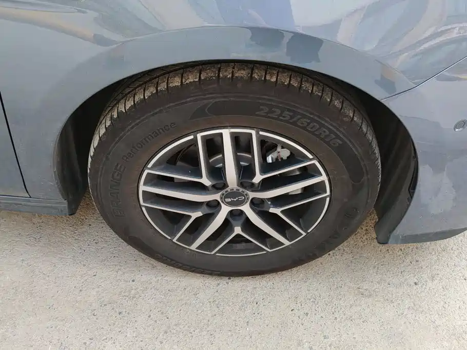 BYD Seal 05 DM-i 2025 — фото 6