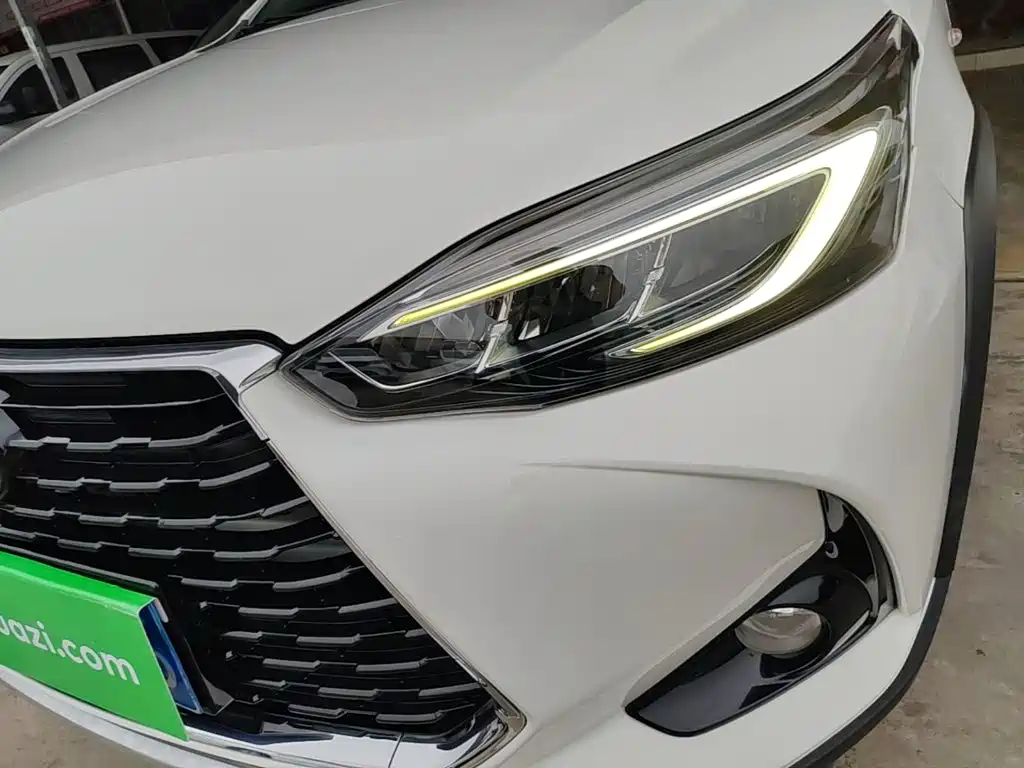 Toyota Yaris L 2020 — фото 18