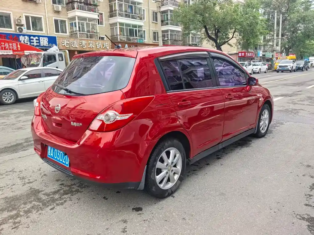 Nissan Tiida 2011