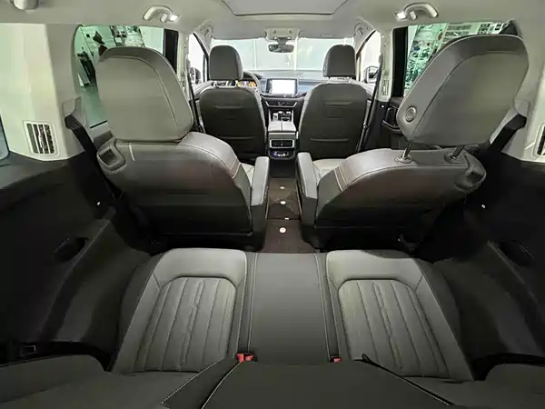 Volkswagen Viloran 2025