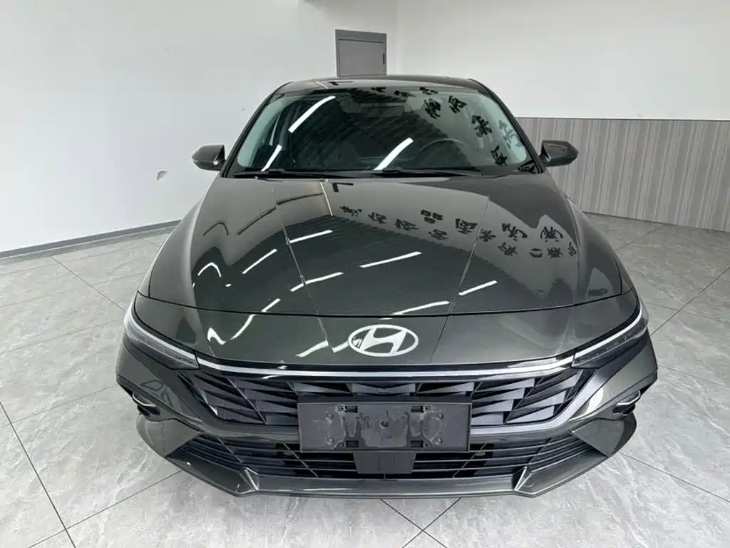 Hyundai Elantra 2024