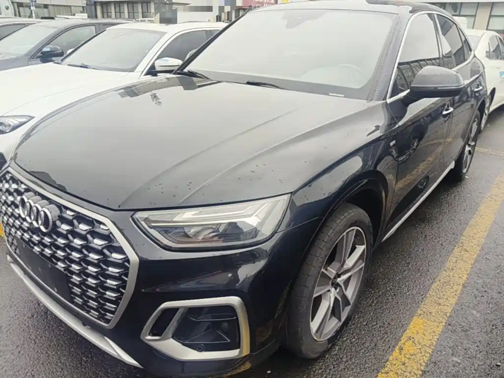 Audi Q5L Sportback 2022 — фото 1