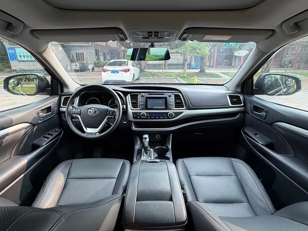 Toyota Highlander 2017 — фото 13