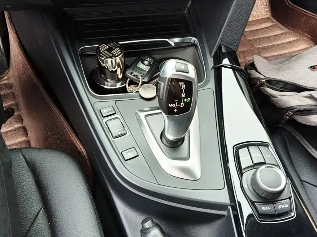 BMW 3 Series 2016 — фото 14