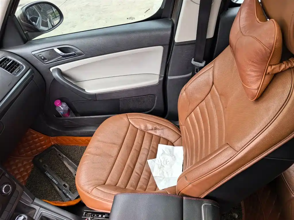 Skoda Yeti 2015 — фото 11