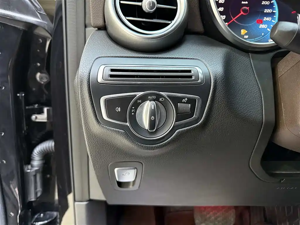 Mercedes-Benz GLC 2019 — фото 16