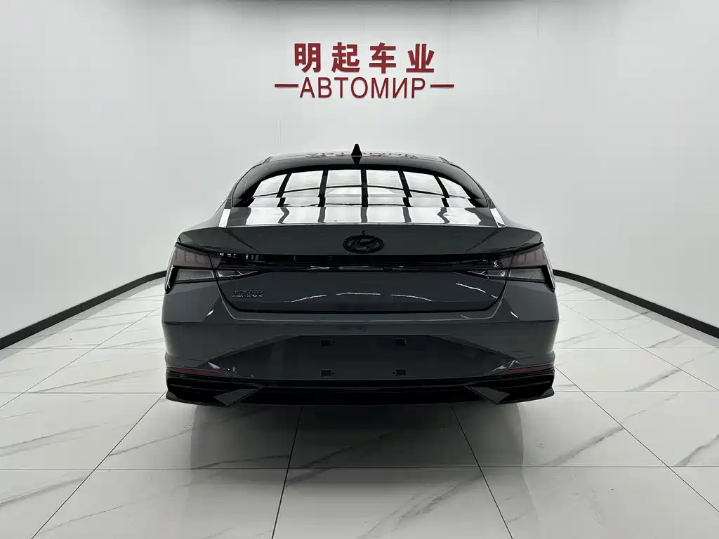 Hyundai Elantra 2022 — фото 10