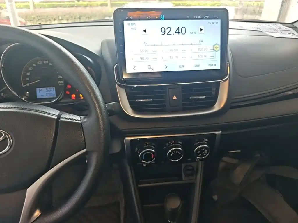 Toyota Yaris L 2020 — фото 13