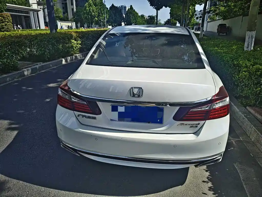 Honda Accord 2016 — фото 7