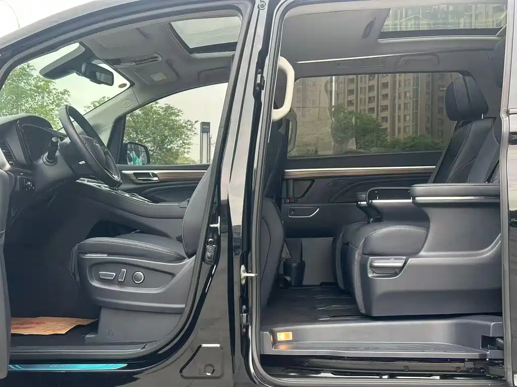 GAC Motor Trumpchi M8 2022 — фото 18
