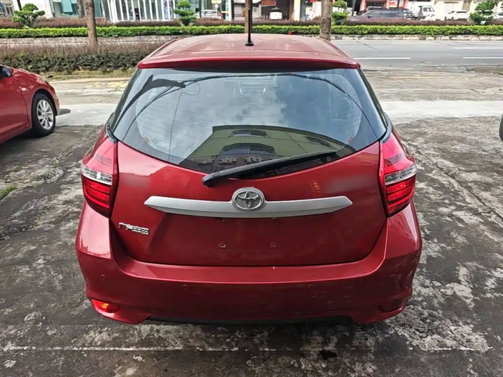Toyota Yaris L 2020 — фото 6