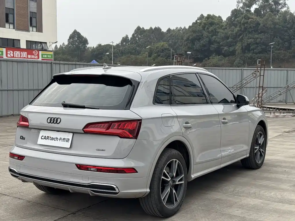 Audi Q5L 2018 — фото 9