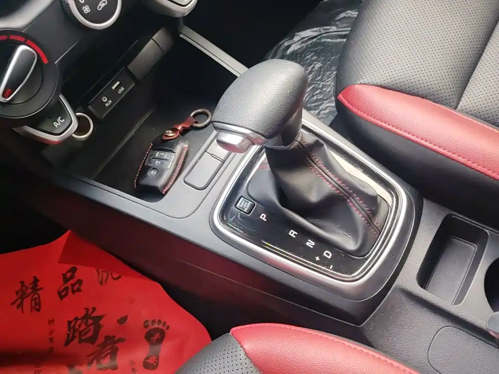 Kia KX Cross 2019 — фото 14