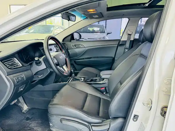 Hyundai Mistra 2014