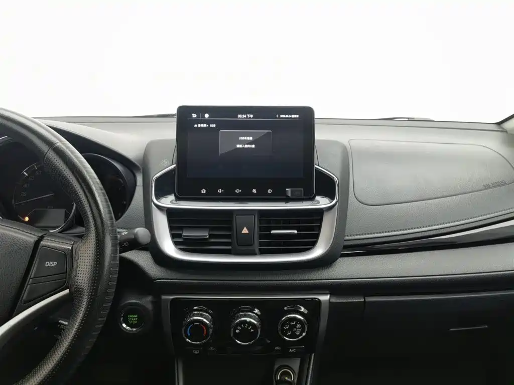 Toyota Yaris L 2021 — фото 12