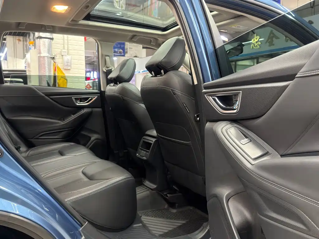 Subaru Forester 2022 — фото 21