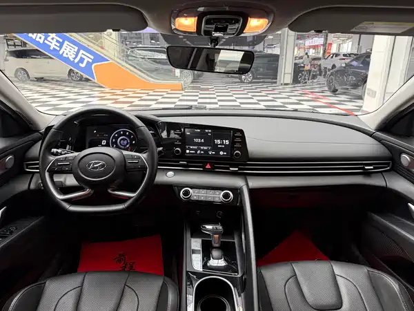 Hyundai Elantra 2023
