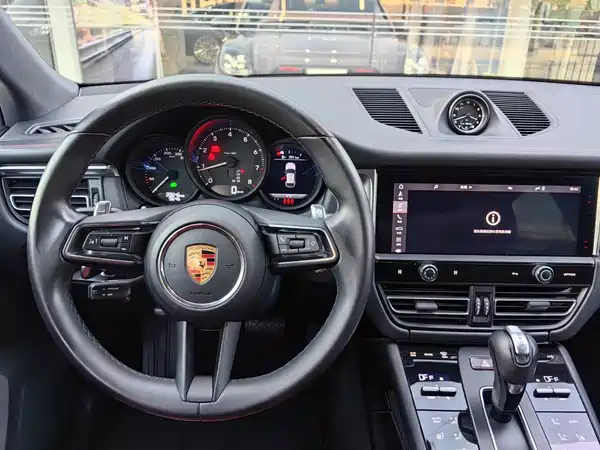 Porsche Macan 2023