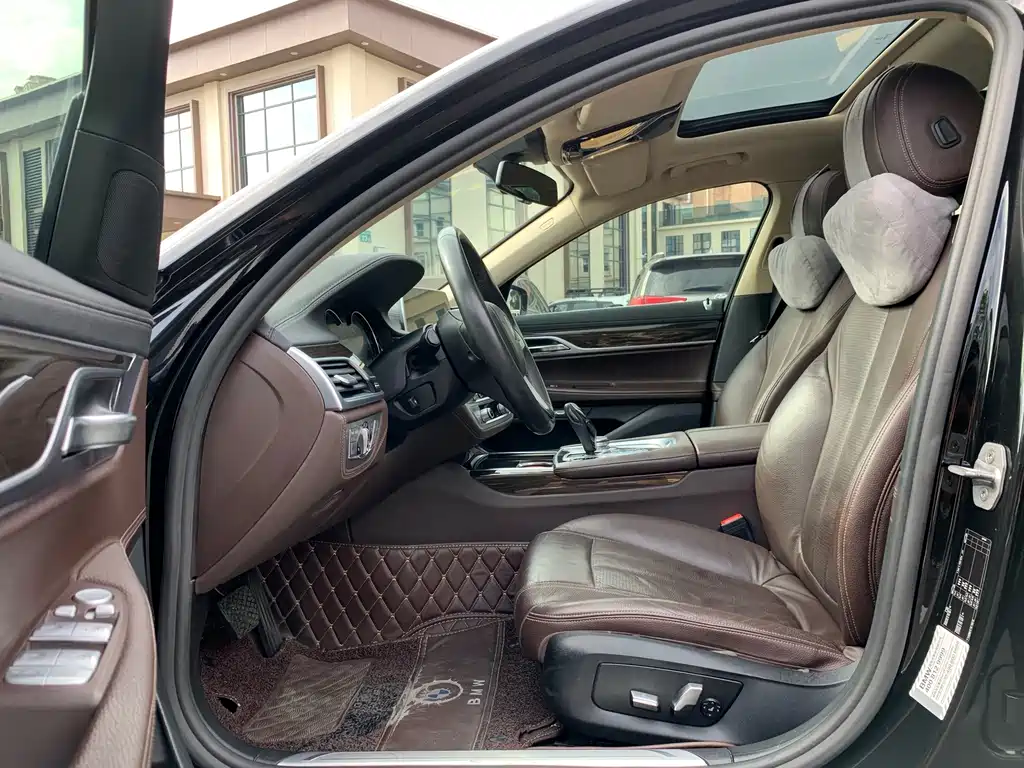 BMW 7 Series 2016 — фото 14