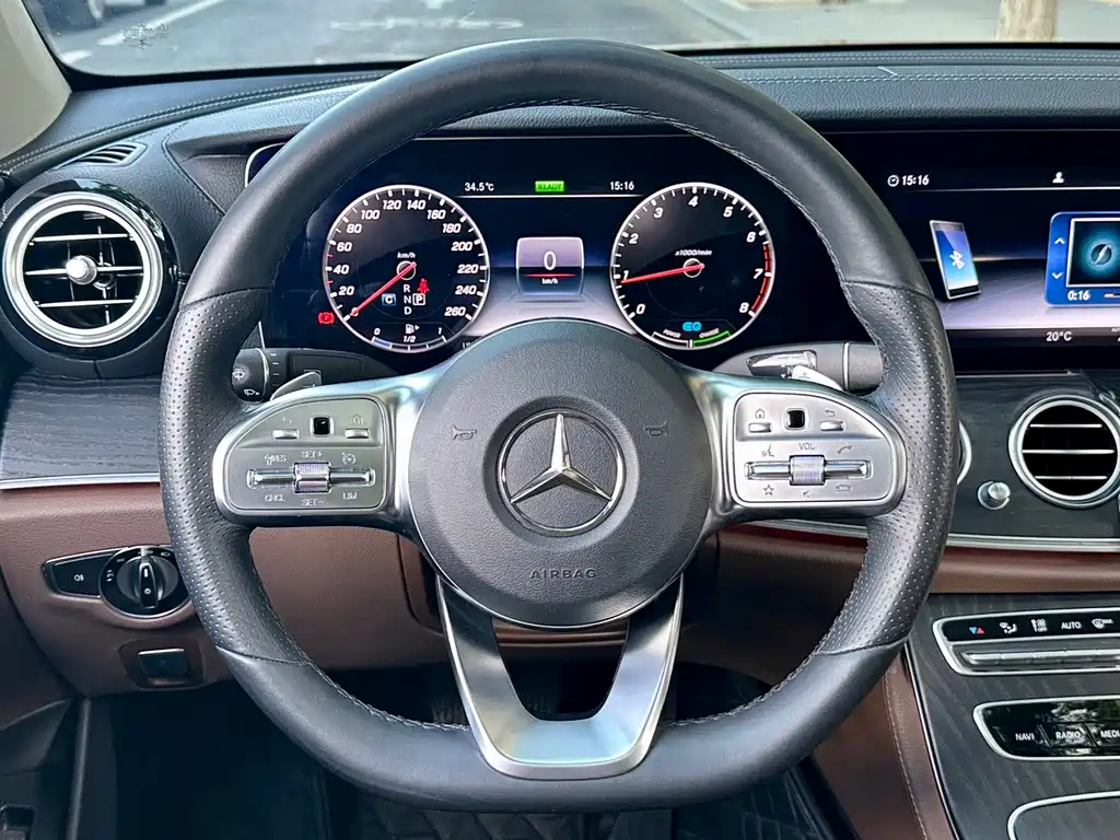 Mercedes-Benz E-Class 2020 — фото 10