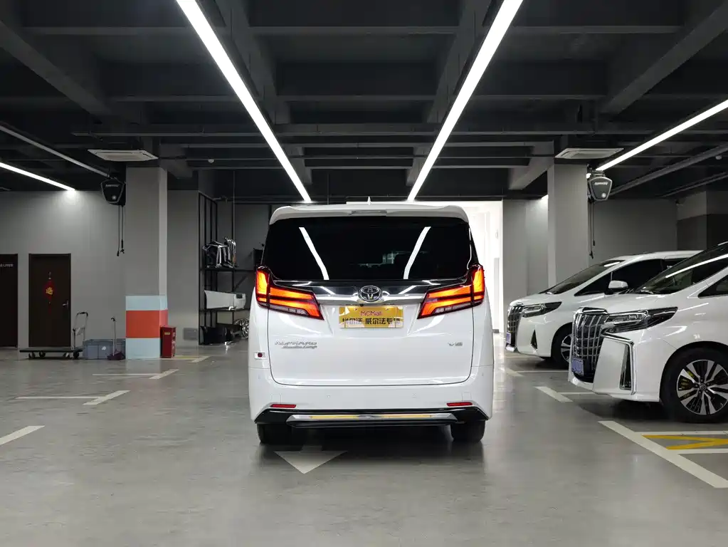 Toyota Alphard 2022 — фото 5