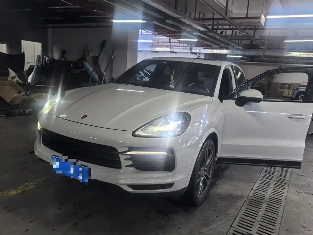 Porsche Cayenne 2021 — фото 1