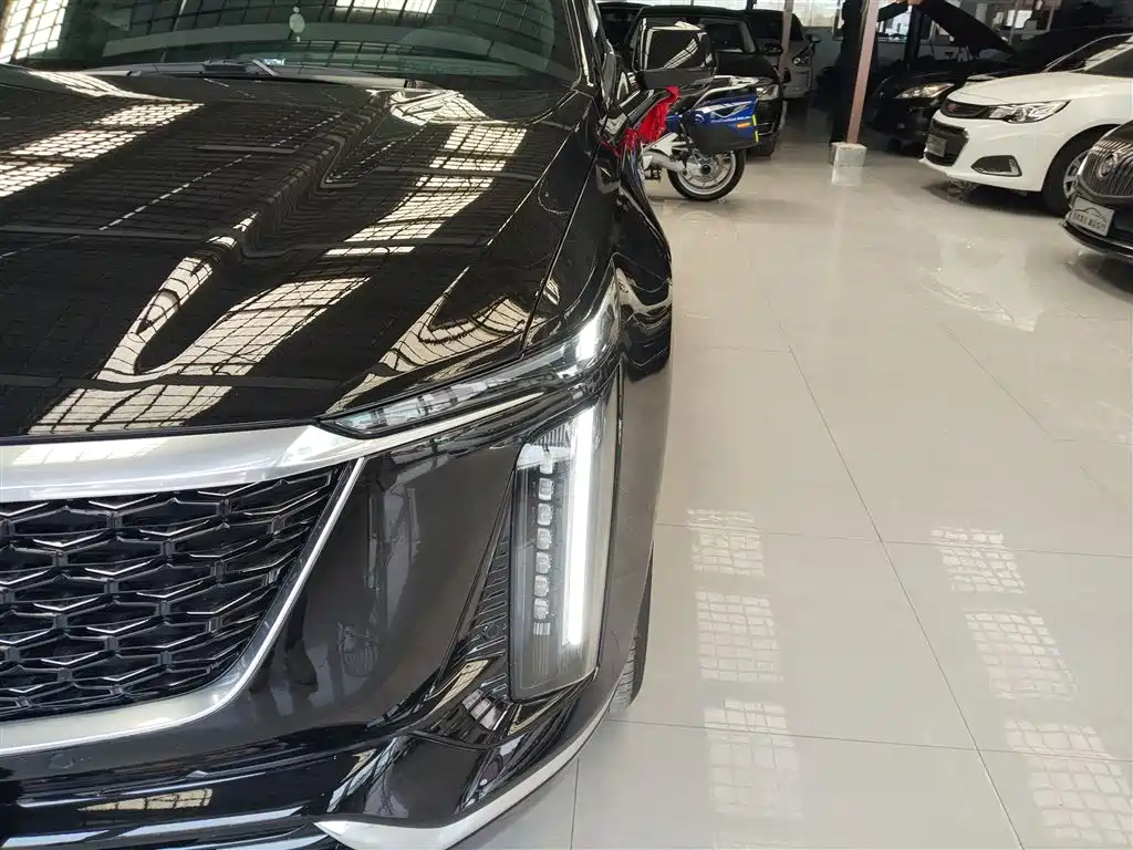 Cadillac XT5 2025 — фото 18