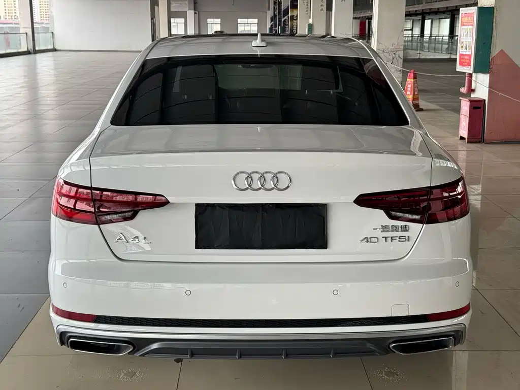 Audi A4L 2019 — фото 9
