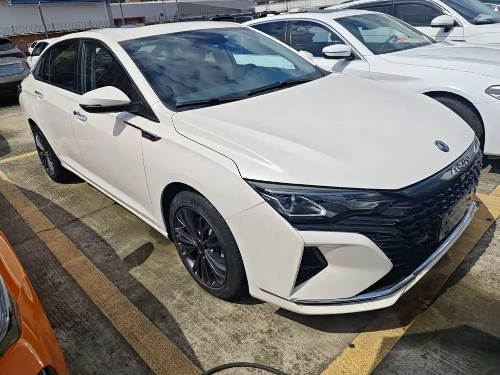 Dongfeng Yixuan MAX 2022 — фото 3