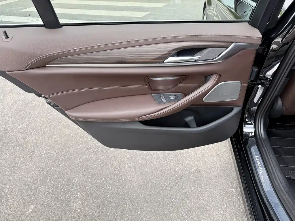 BMW 5 Series 2020 — фото 18