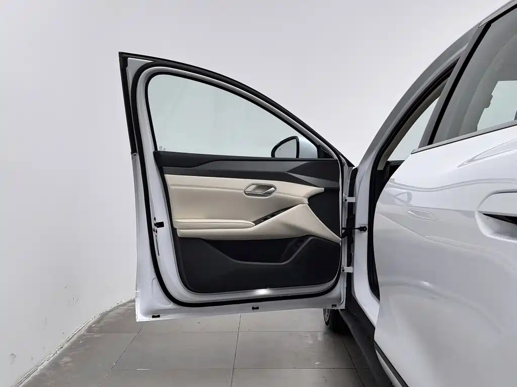 BYD Qin L 2025 — фото 8