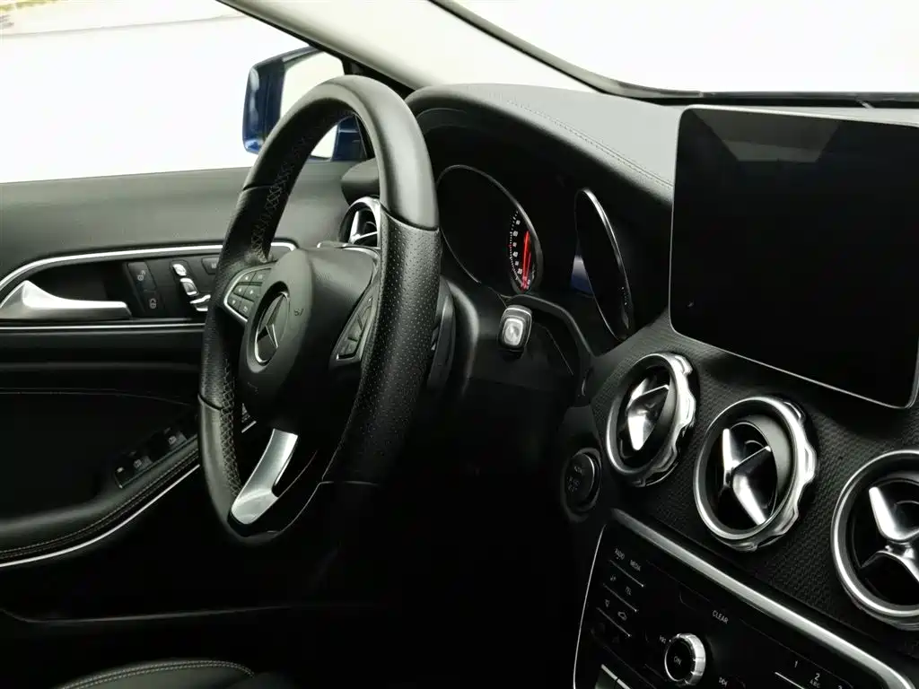 Mercedes-Benz GLA 2019 — фото 22