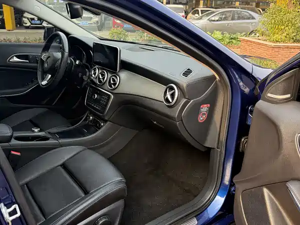Mercedes-Benz GLA 2016