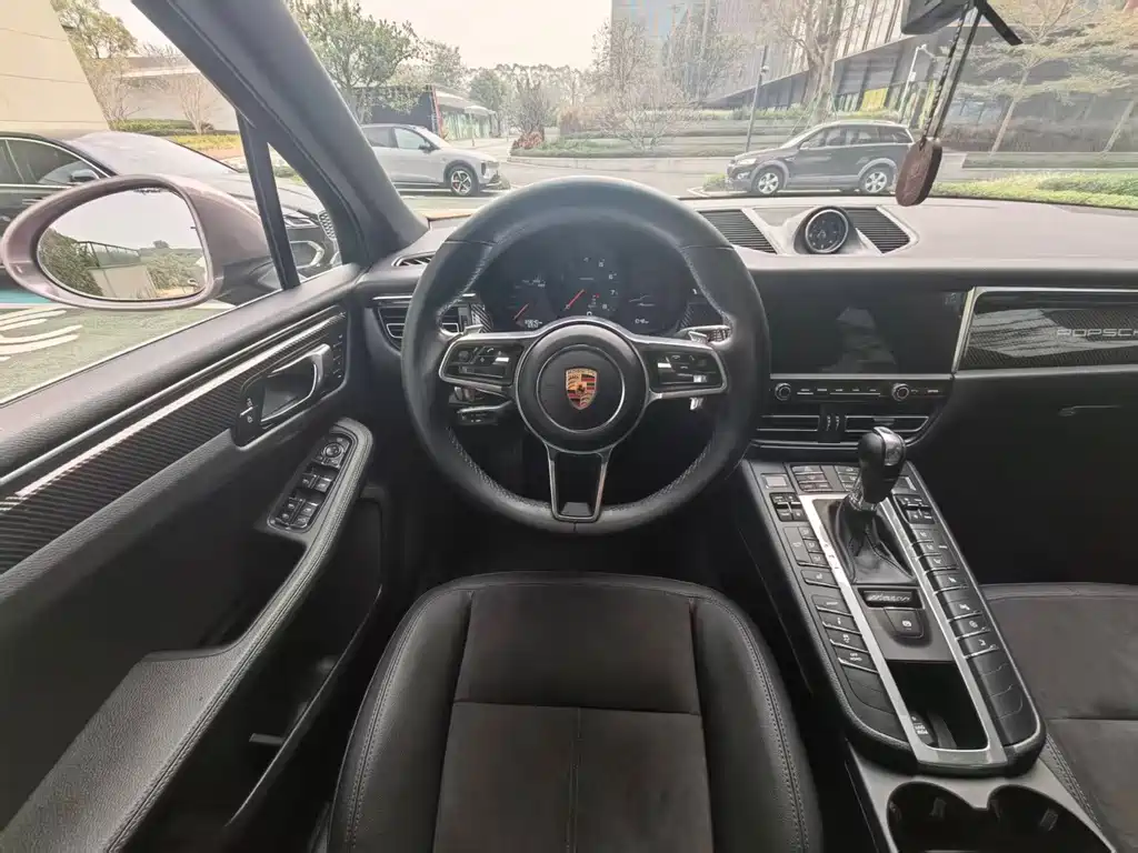 Porsche Macan 2019 — фото 9