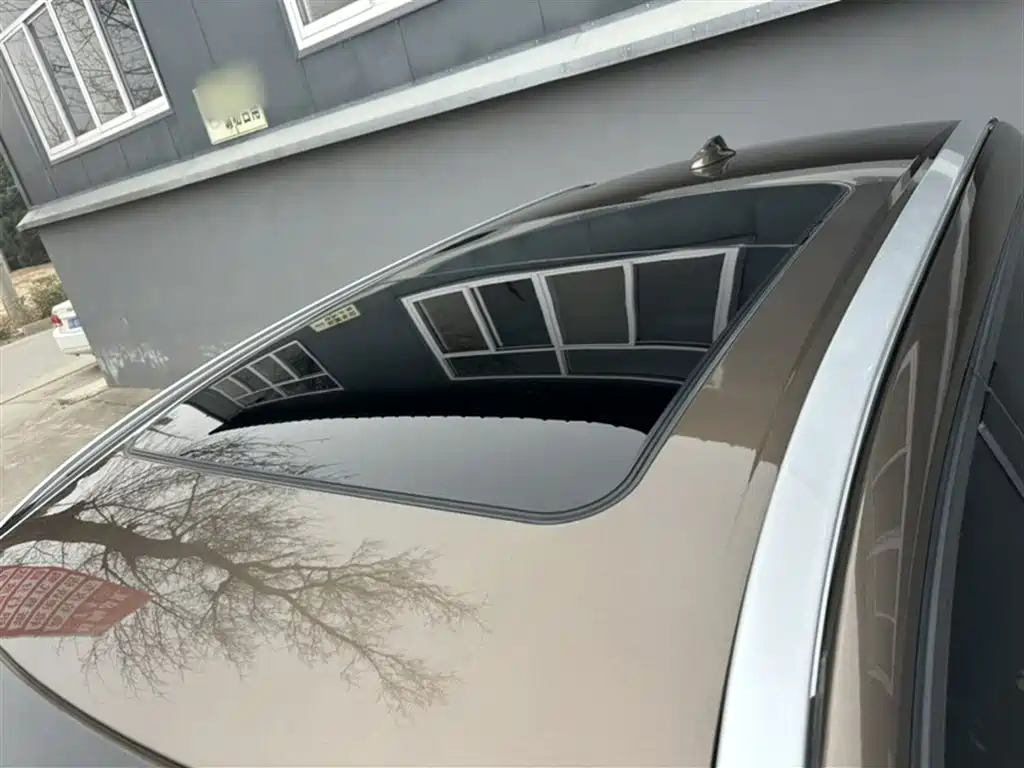 Volvo XC60 2018 — фото 26
